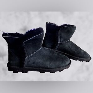 Kirkland Signature shearling ankle boots. Wmns sz 9